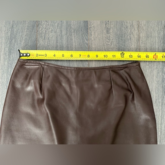 Danier Leather Women’s Genuine Leather Brown Pencil Skirt Size 6 - Picture 9 of 9